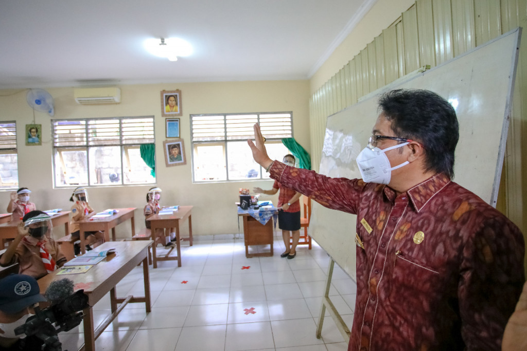 Bupati Giri Prasta Monitoring PTM Sekolah di Kabupaten Badung